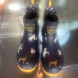 Joules rain boots with dogs in size 8